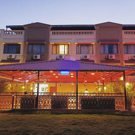 Mountview Resort Лонавала Экстерьер фото