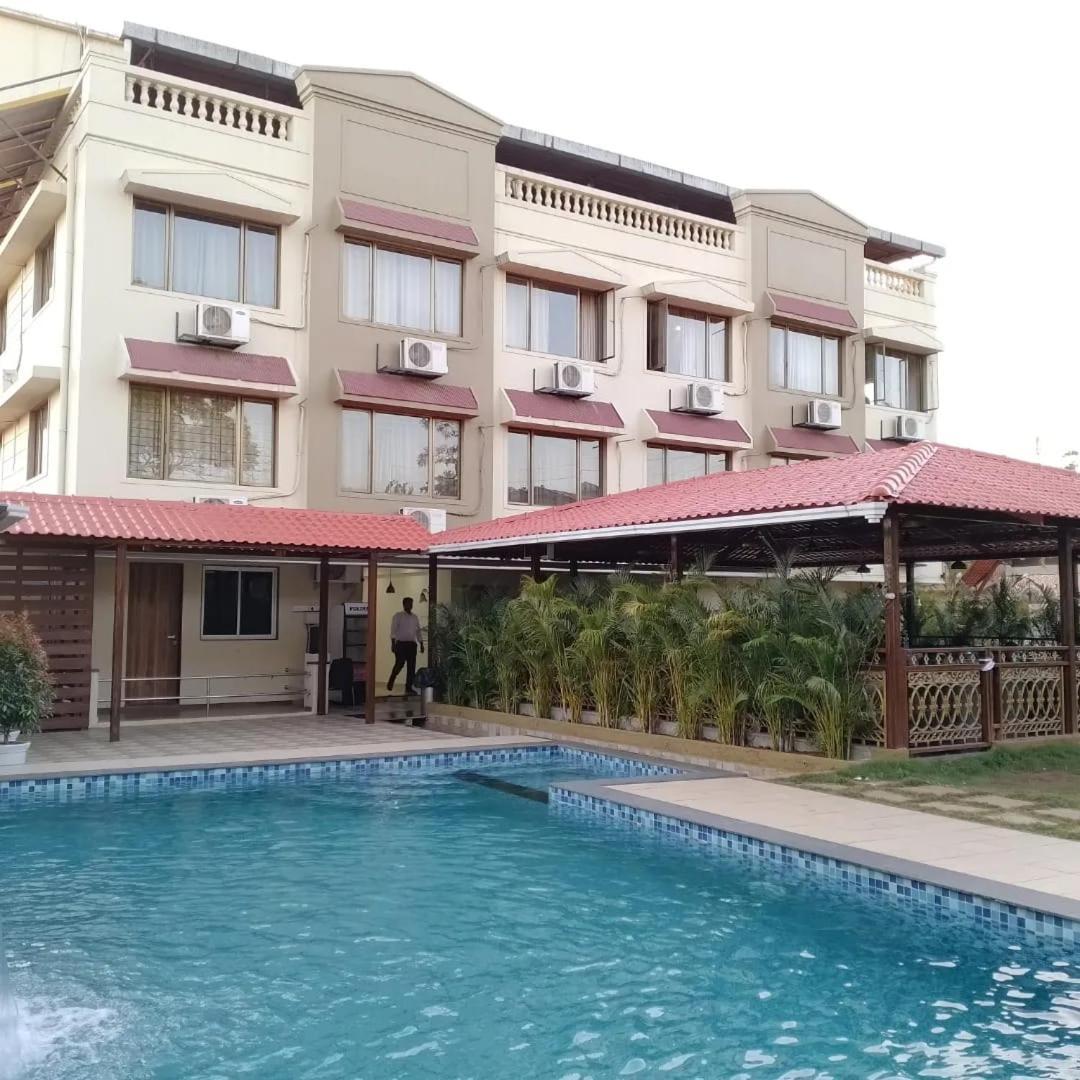 Mountview Resort Лонавала Экстерьер фото