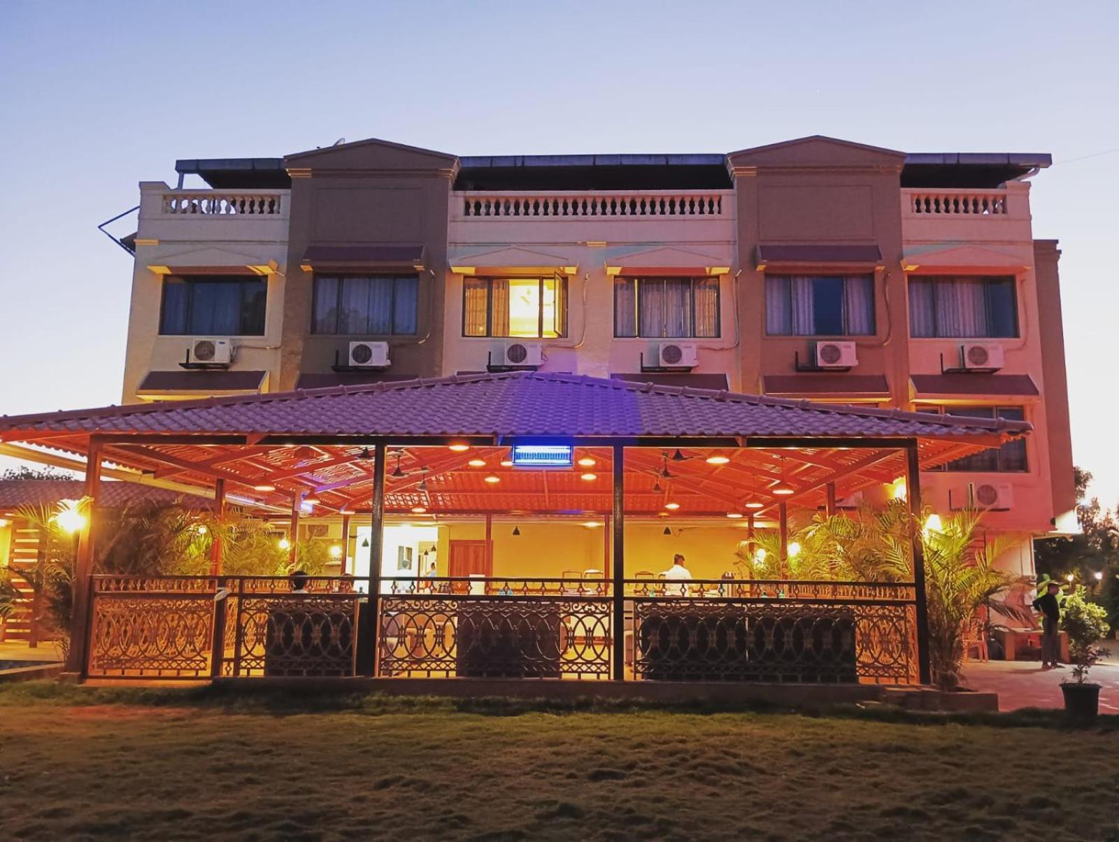 Mountview Resort Лонавала Экстерьер фото